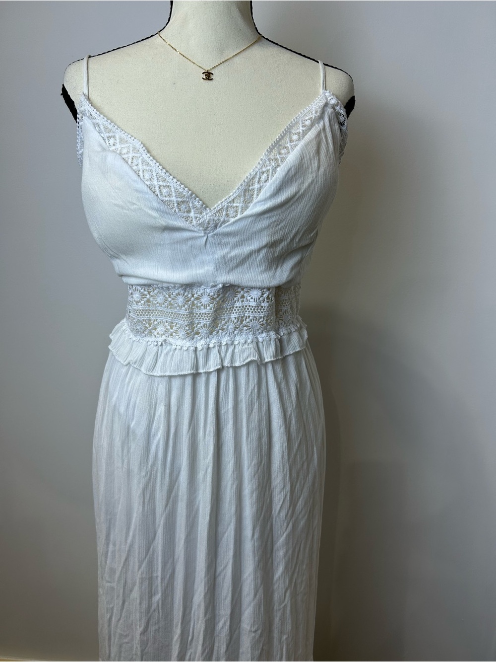 White Lace-Trim Maxi Dress with Spaghetti Straps and Smocked Waist - Picture 4 of 9